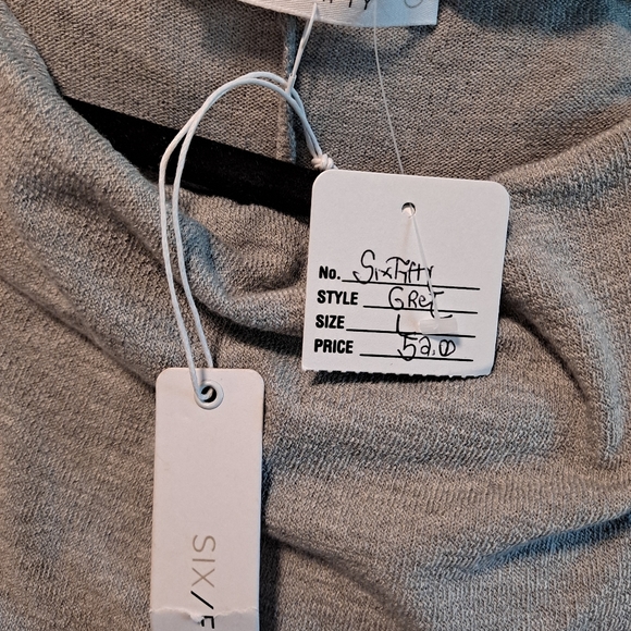 Dolman sleeve top - Picture 4 of 4